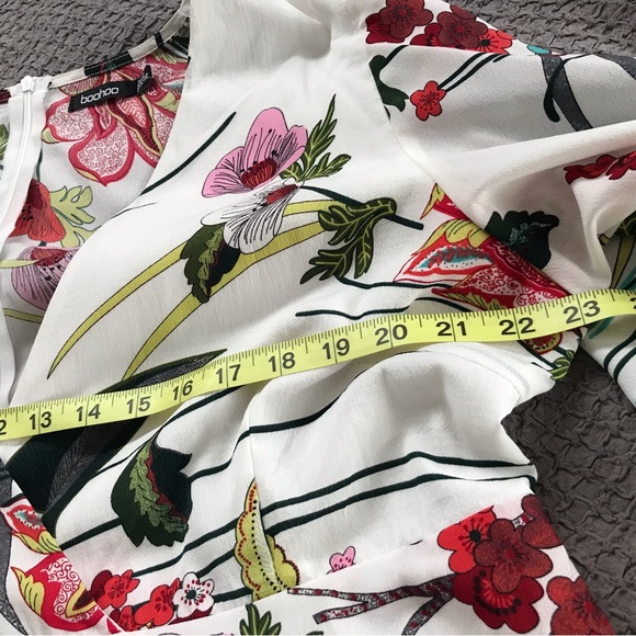 Boohoo beautiful floral dress. Perfect for most any occasion. EUC - Picture 6 of 13